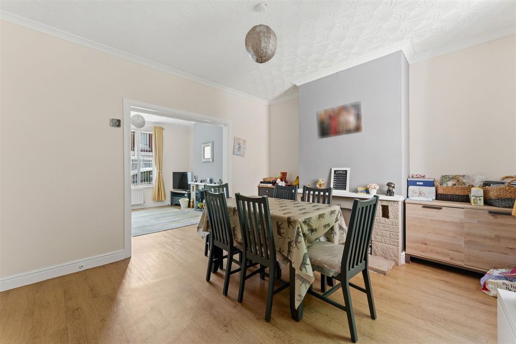 Property photo 3 of 17 Dining Room