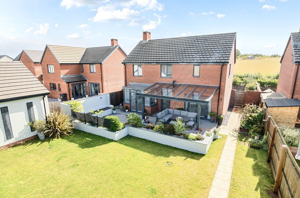 Property photo 2 of 23 1343017-2-68B5665...