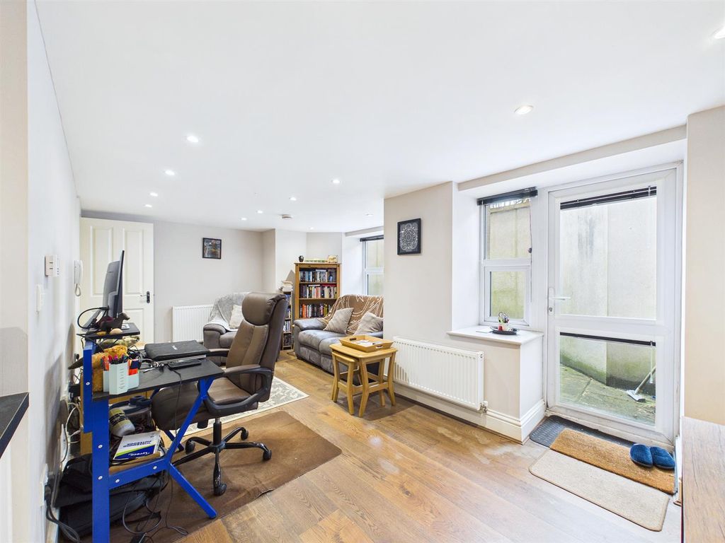 Property photo 2 of 12 2  - One-Bedroom Flat.Jpg