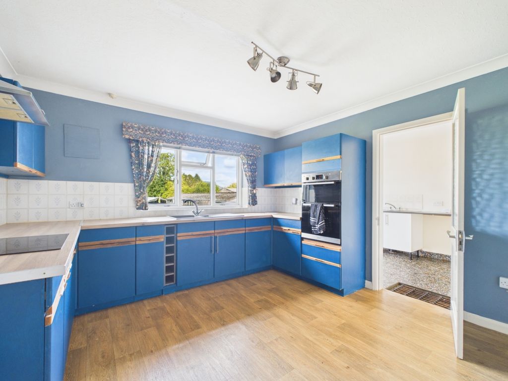 Property photo 3 of 24 Cam01445G0-Pr0898-Still010