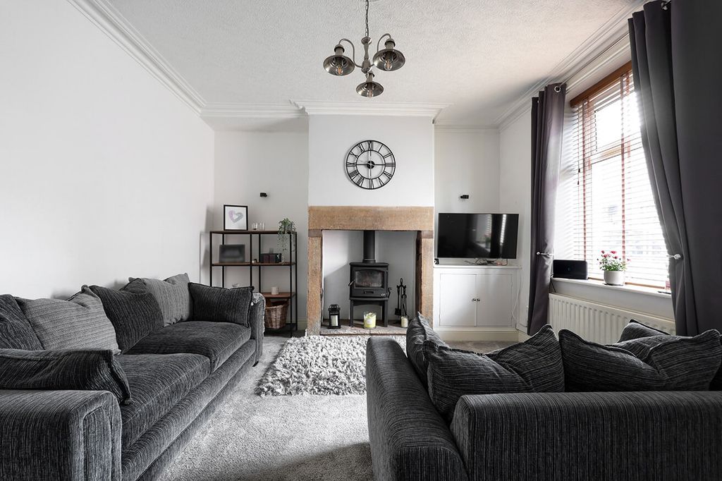 Property photo 2 of 12 4524681