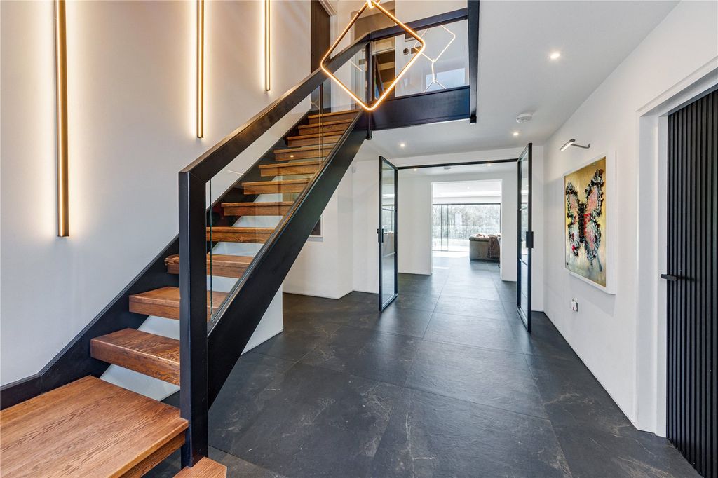 Property photo 3 of 35 Picture No. 39