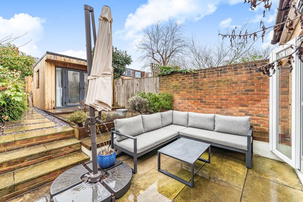 Property photo 2 of 13 Murray Road (14)