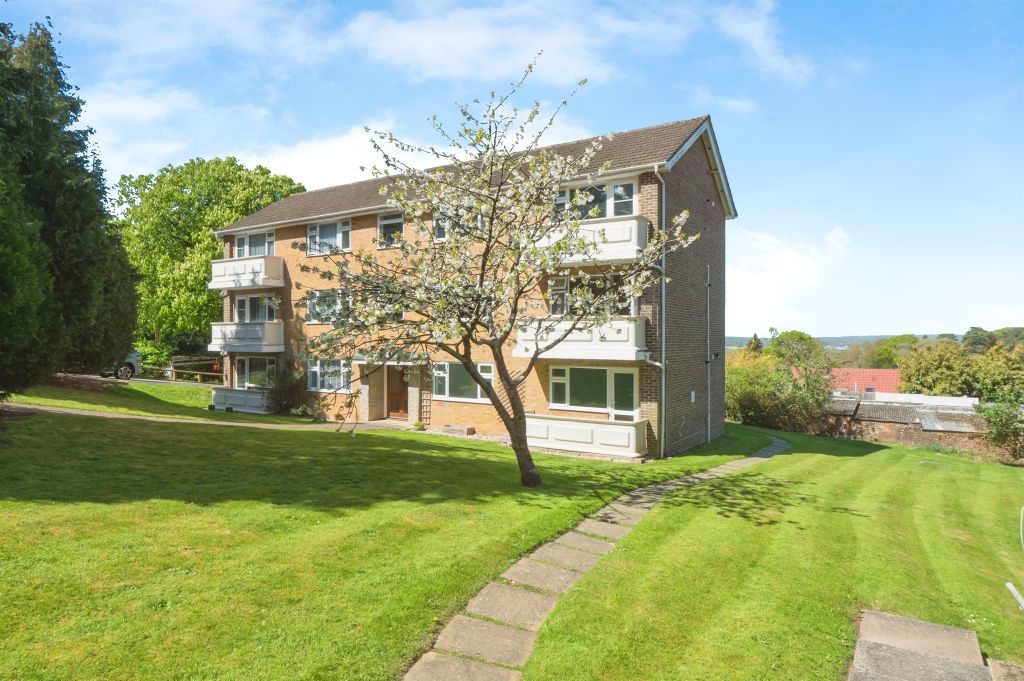 Property photo 1 of 12