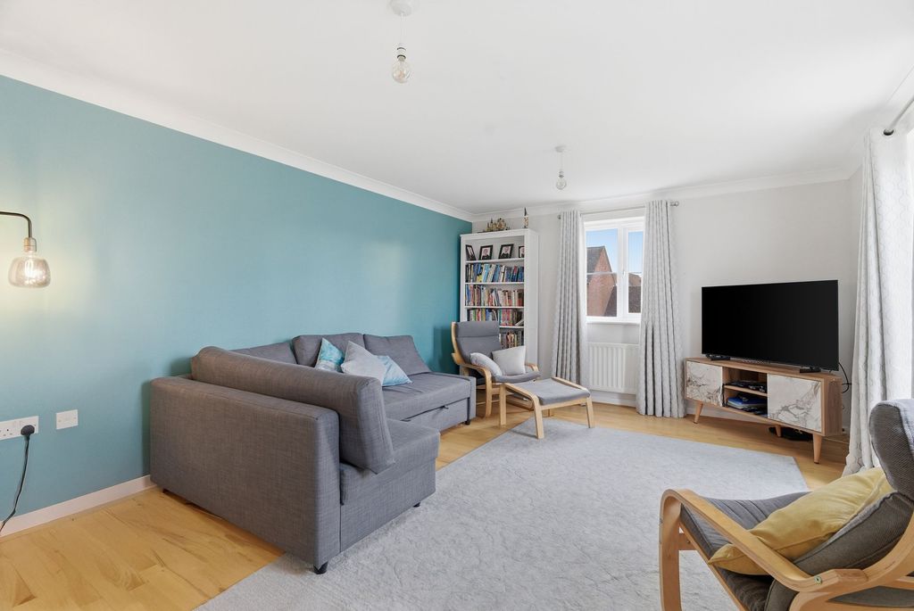 Property photo 2 of 22