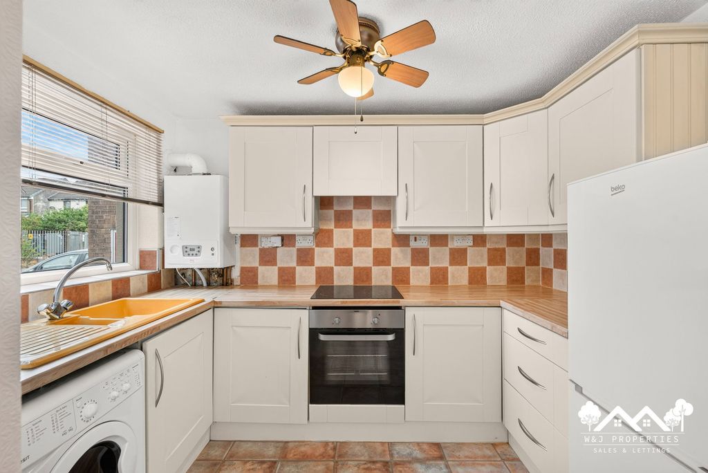 Property photo 2 of 19