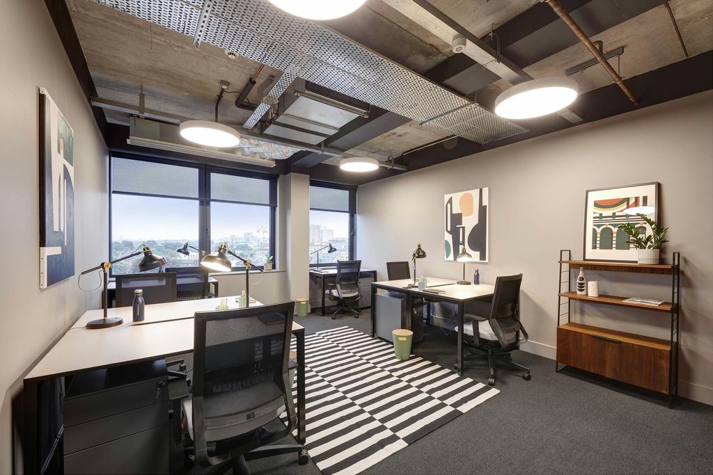 Property photo 3 of 12 Clockwise_Woodgreen_Styledoffice_5.Jpg