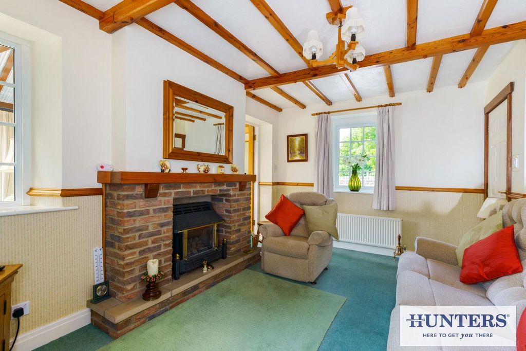 Property photo 3 of 28 93787_39 Gill Lane Yeadon (12) - Copy_Low.Jpg