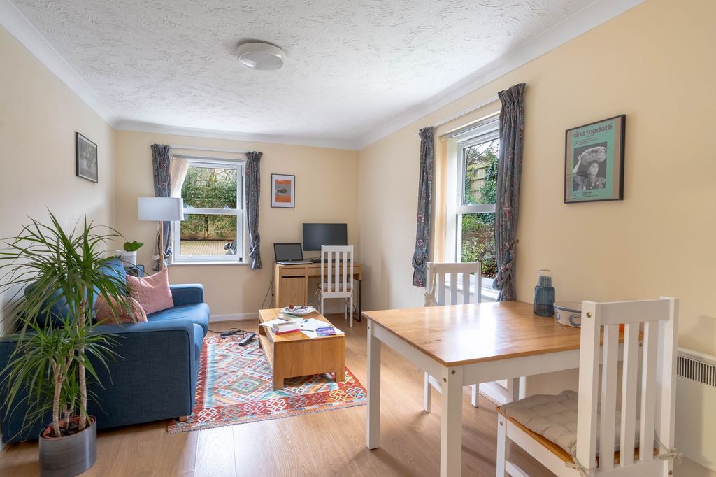 Property photo 2 of 6