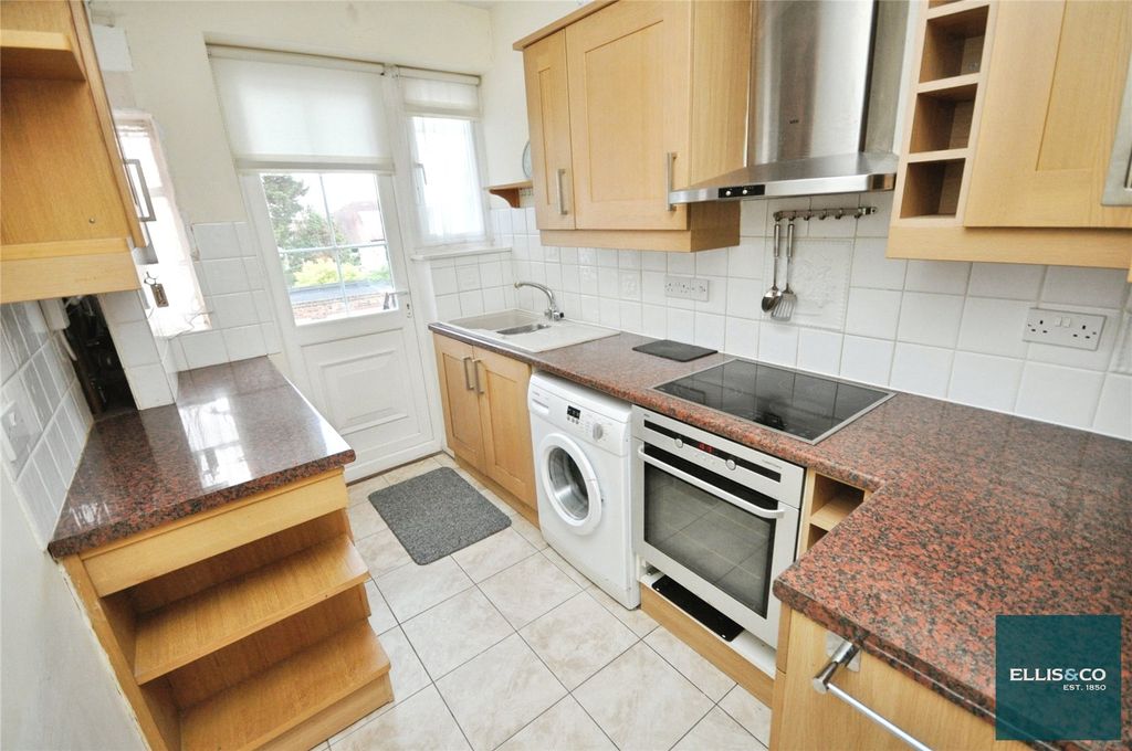 Property photo 3 of 10 Picture No. 02