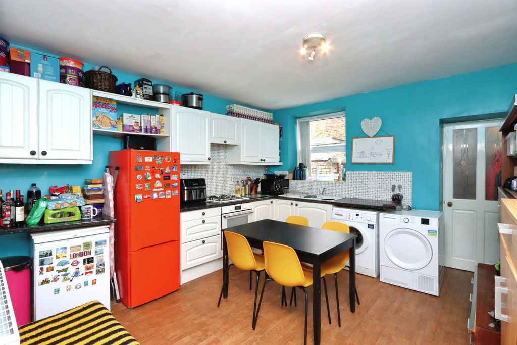 Property photo 2 of 17 Photo