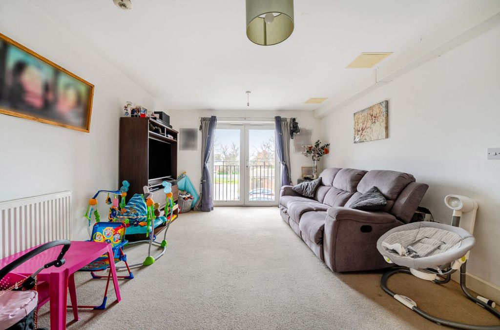 Property photo 2 of 15