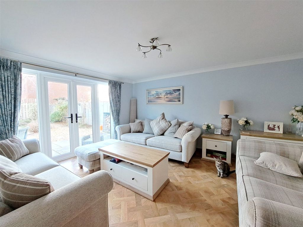 Property photo 2 of 28 Picture No. 21