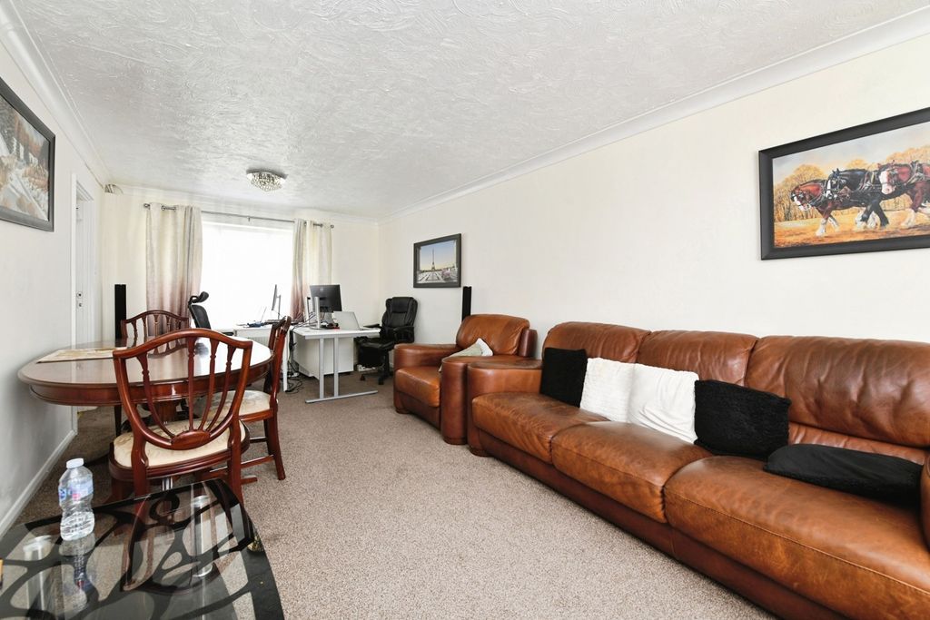 Property photo 3 of 17 Photo