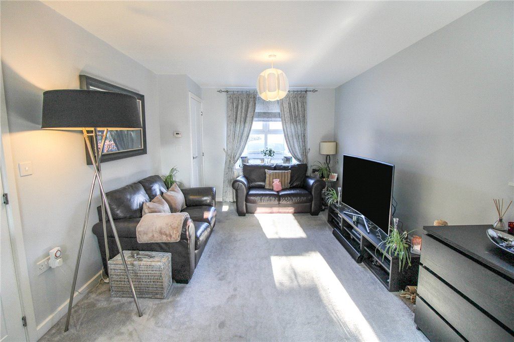 Property photo 2 of 15 Lounge