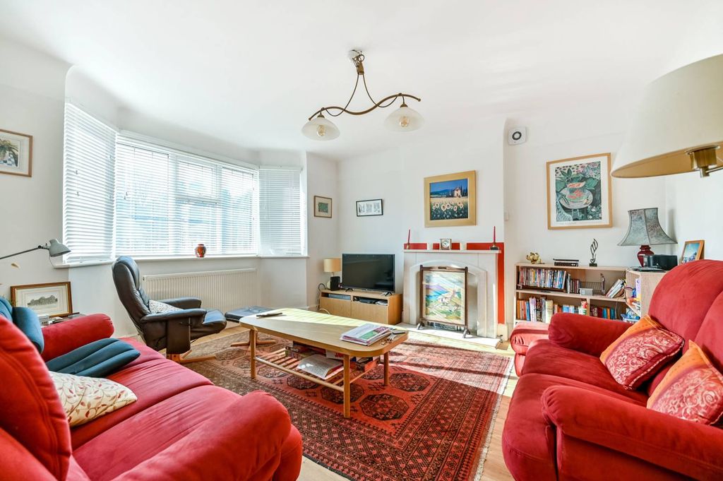Property photo 2 of 12