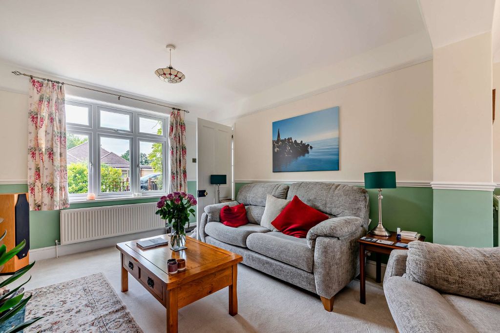 Property photo 3 of 18 Sitting Room