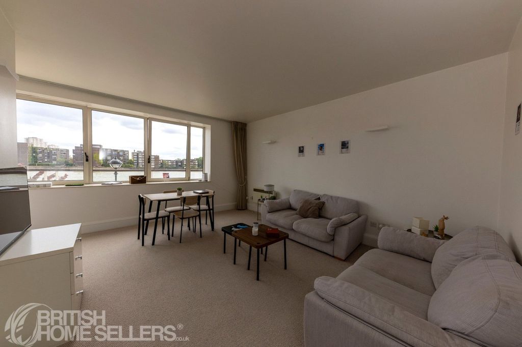 Property photo 3 of 8 Picture No. 05