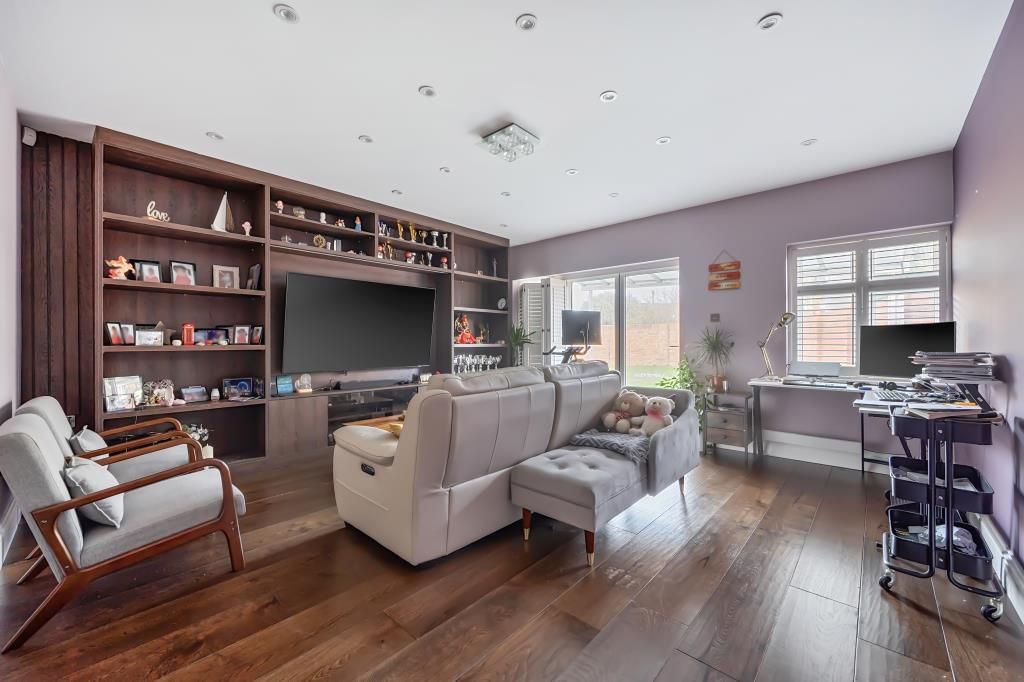 Property photo 2 of 18 Living Room