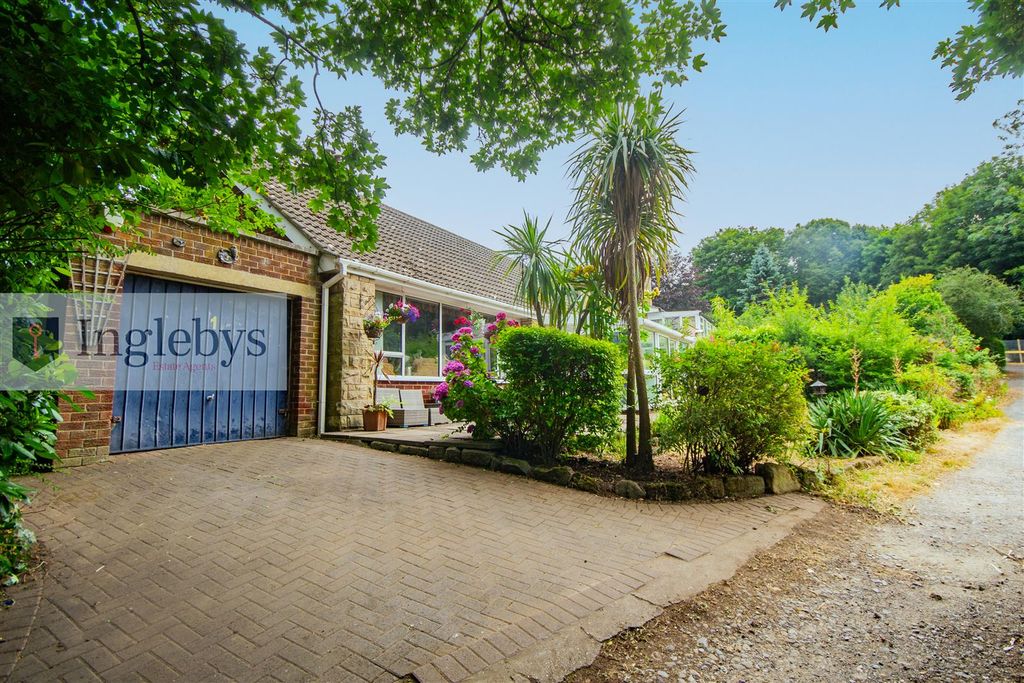 Property photo 1 of 30