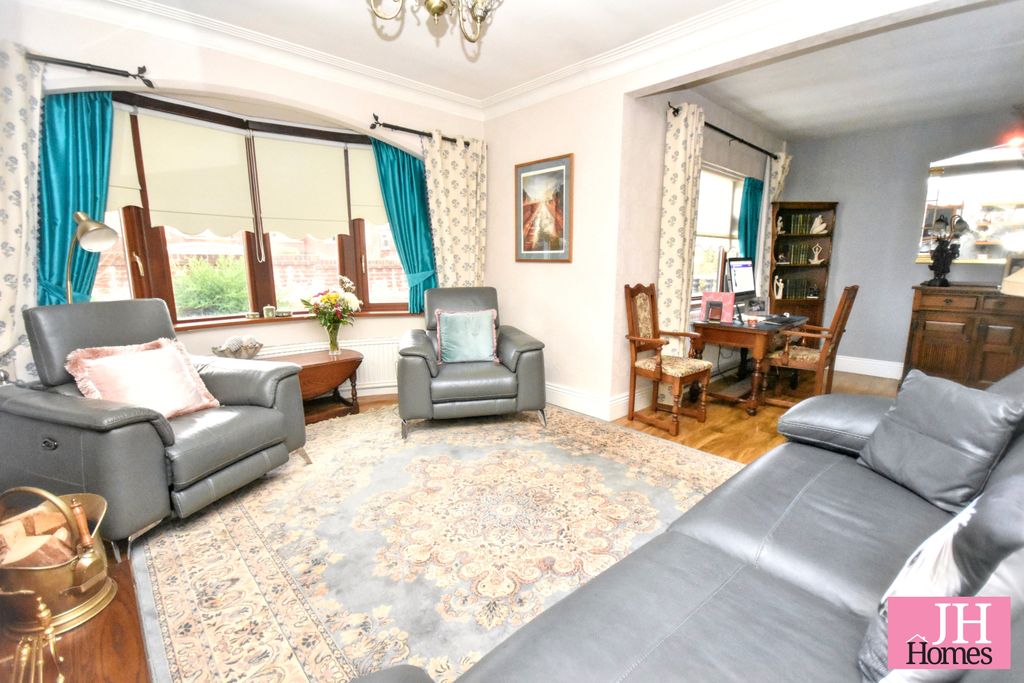 Property photo 2 of 21