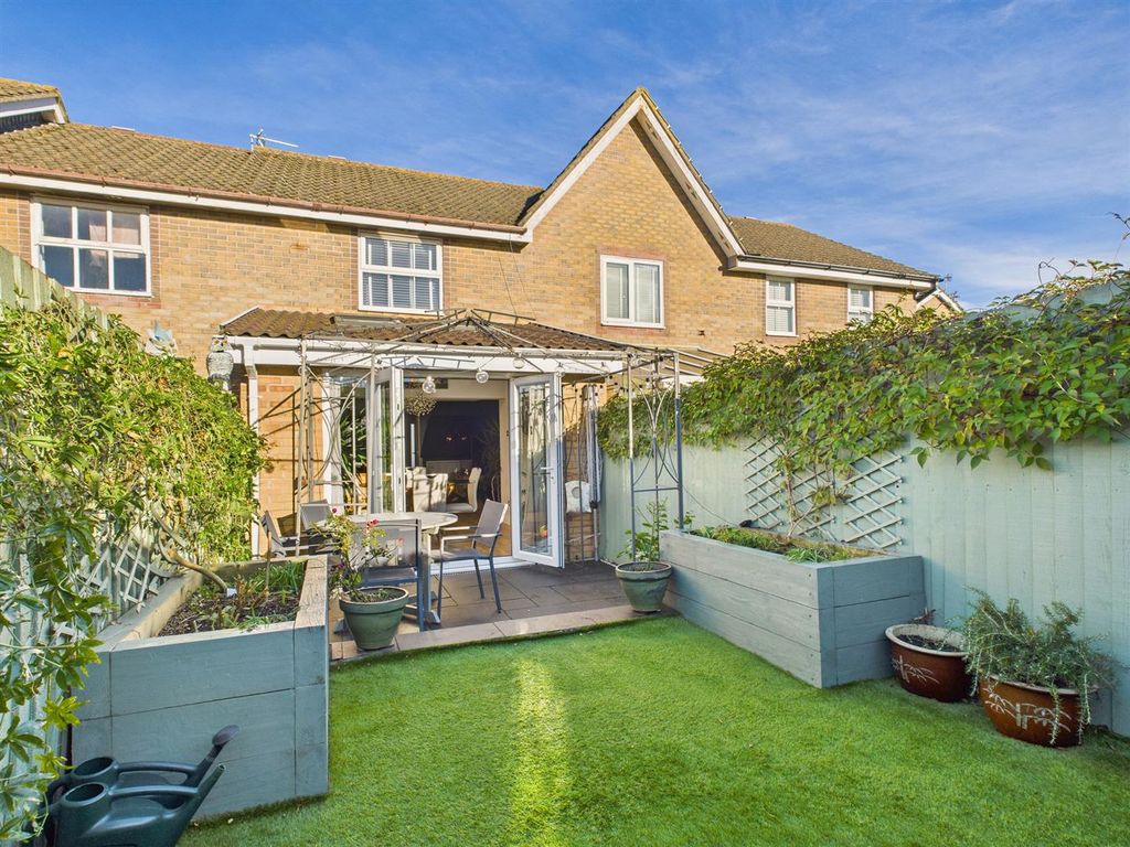 Property photo 2 of 16 Cam02295G0-Pr0351-Still021.Jpg