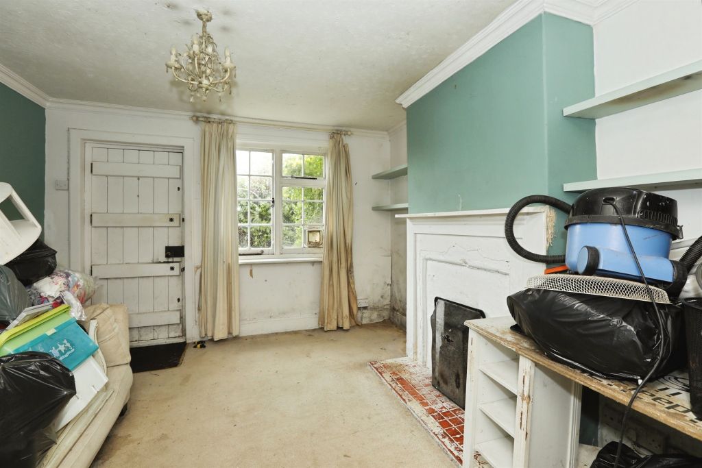 Property photo 3 of 12