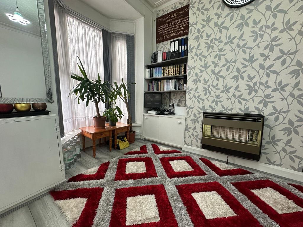 Property photo 2 of 22