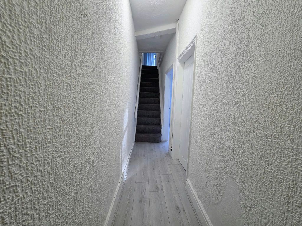 Property photo 3 of 24 96638636-A679-423E-9Ae6-A938F47Bec9F