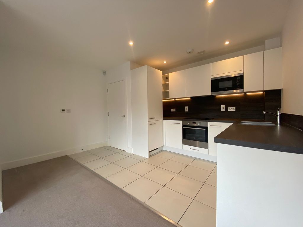 Property photo 3 of 9 Kitchen