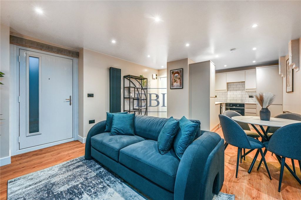 Property photo 1 of 25 Picture No. 13