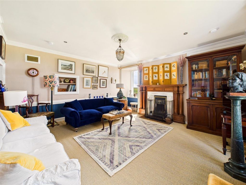 Property photo 3 of 42