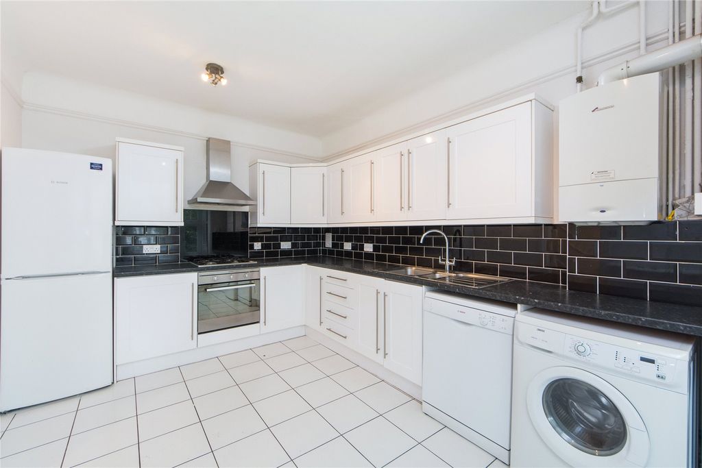 Property photo 3 of 12 Picture No. 05
