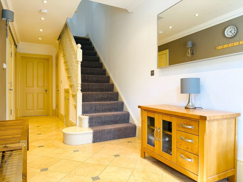 Property photo 3 of 31 Photo 8