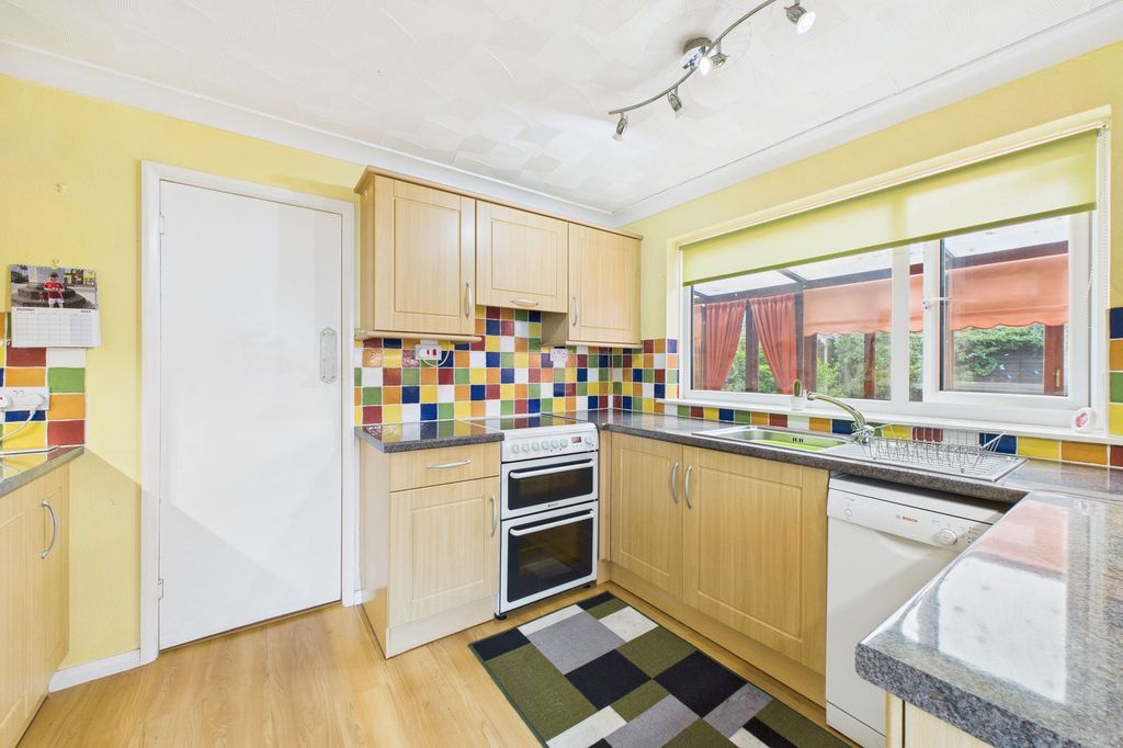 Property photo 3 of 18