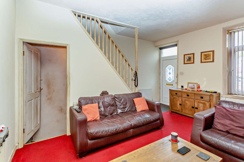 Property photo 3 of 18