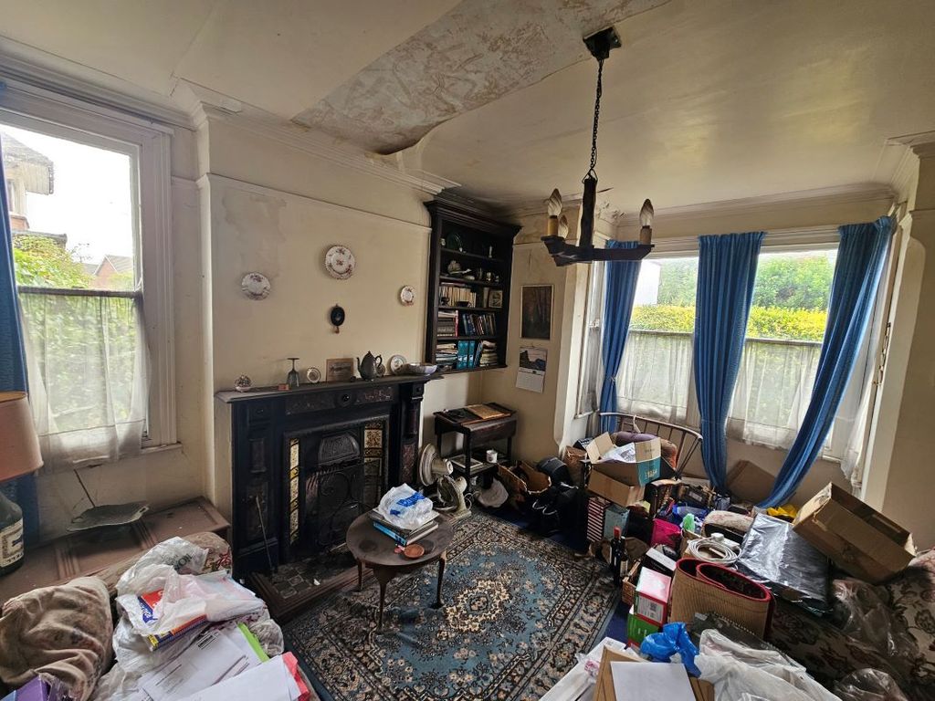 Property photo 3 of 8