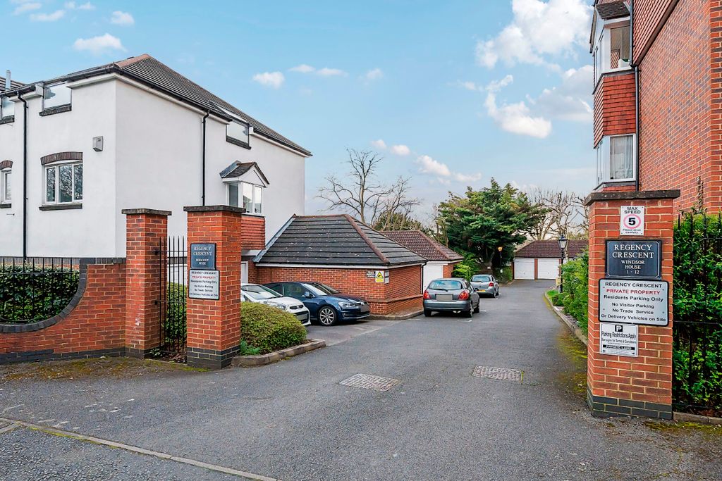 Property photo 1 of 2