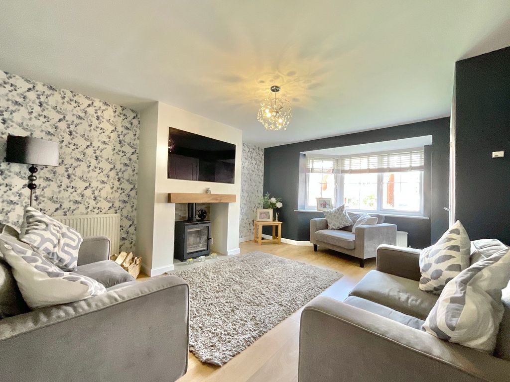 Property photo 2 of 33
