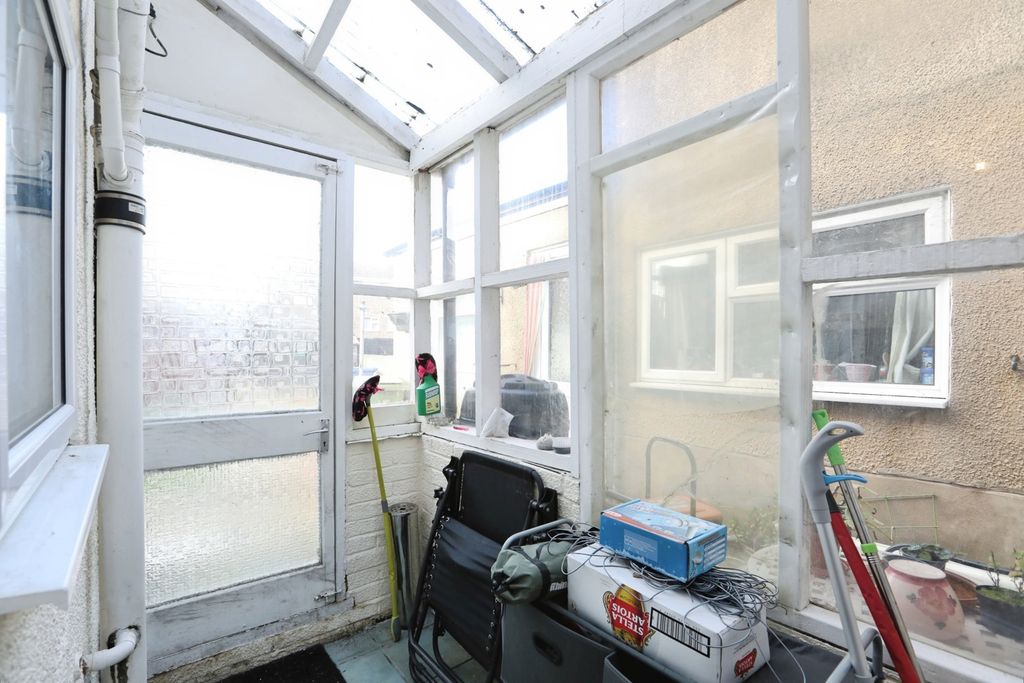 Property photo 3 of 17 Photo