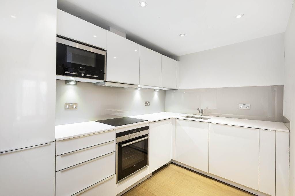 Property photo 1 of 10 Kitchen