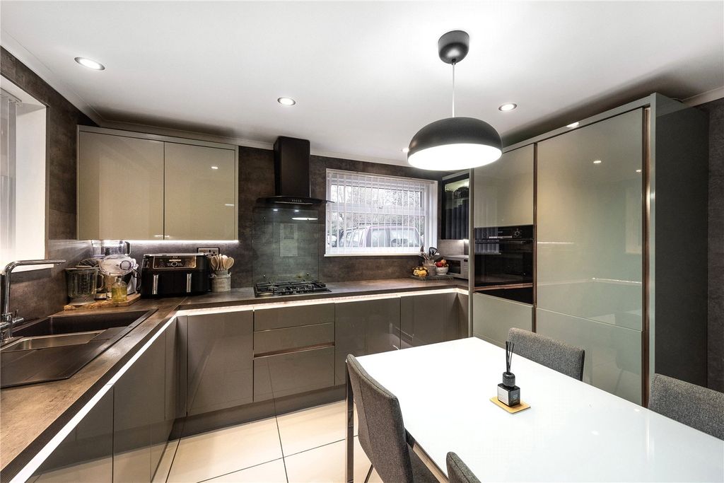 Property photo 2 of 14 Picture No. 02