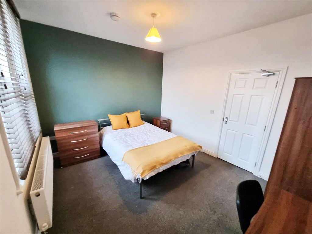 Property photo 1 of 5 Picture No. 11