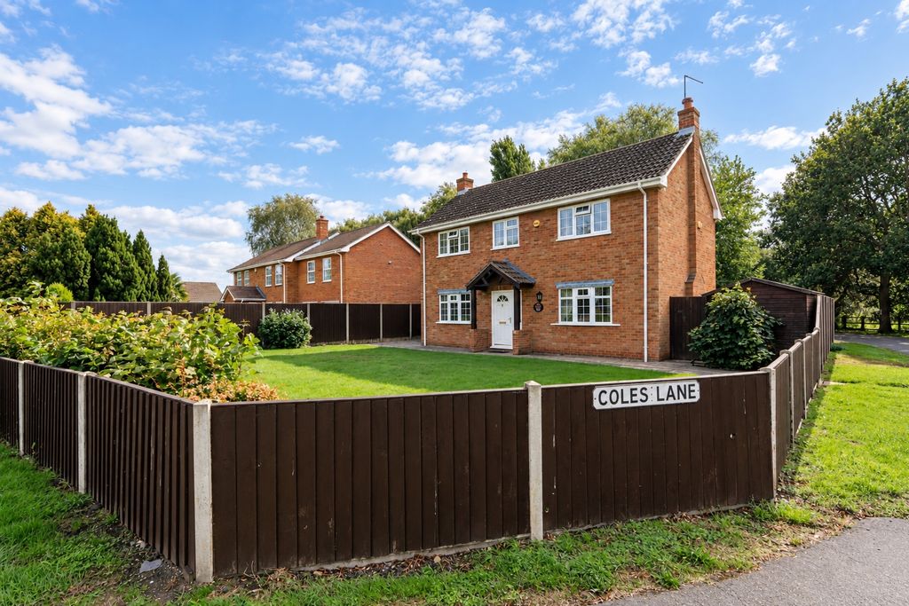 Property photo 1 of 28 027
