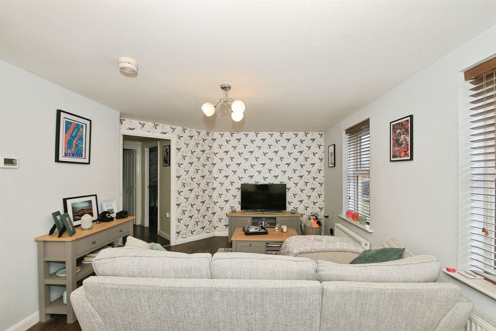 Property photo 2 of 38