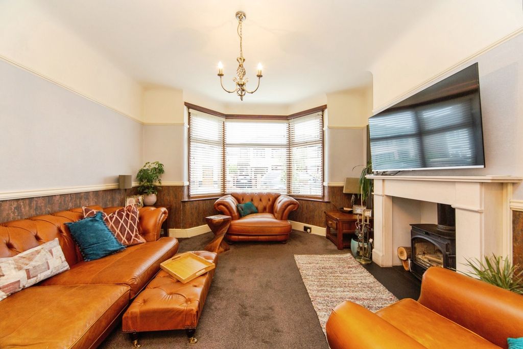Property photo 3 of 20 Pbox-Img.Jpg