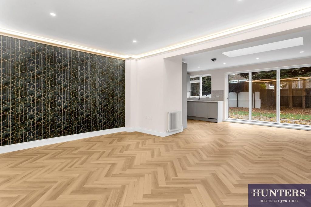 Property photo 2 of 17 Reception