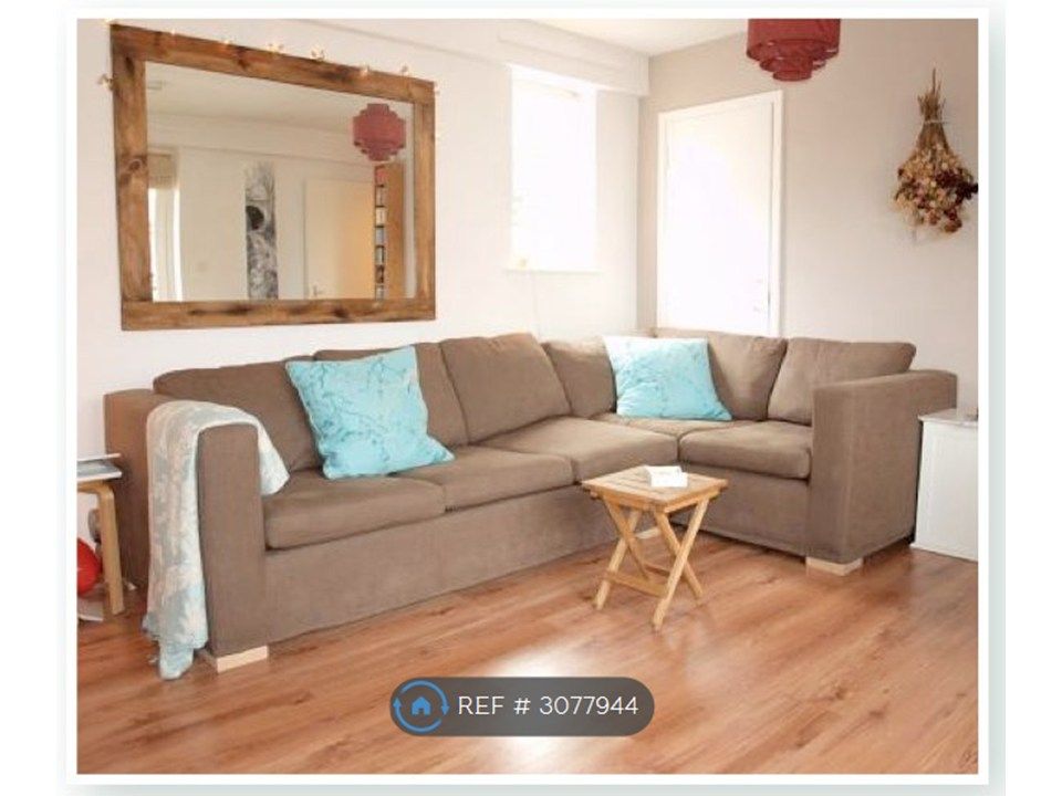 Property photo 2 of 7 Front Room