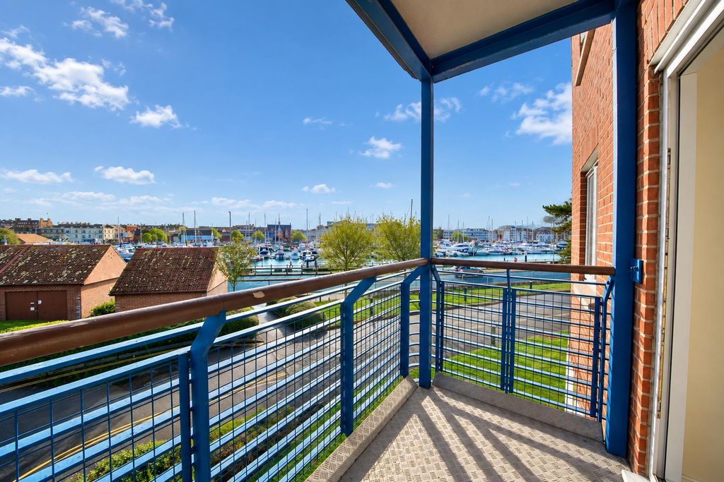 Property photo 2 of 16 Df3E7d56-321A-43ce-B6Ff-5174178B53Fd.Png