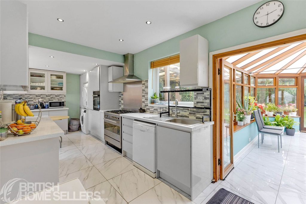 Property photo 3 of 23 Picture No. 36